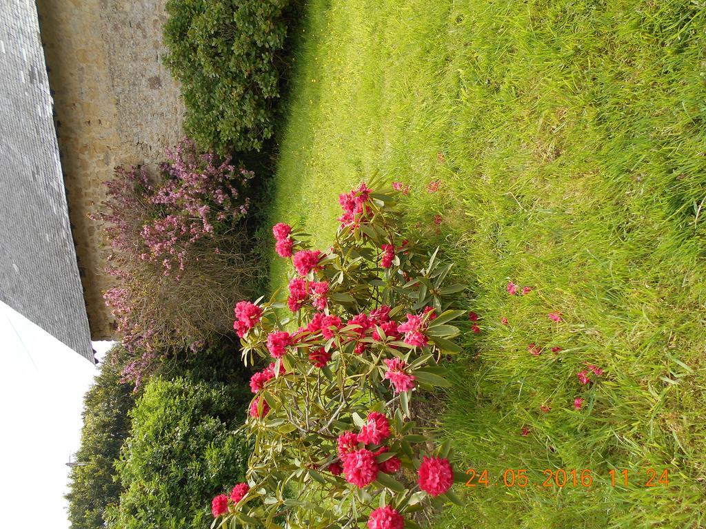 Ferme Manoir La Fiere Bed and Breakfast Sainte-Mère-Église Exterior foto